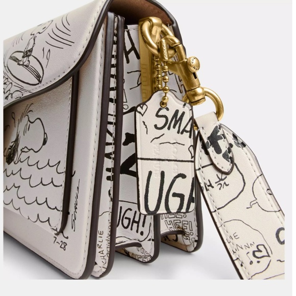 Authentic Coach X Peanuts Tabby Shoulder Bag 26 With Newspaper Print - Picture 3 of 5